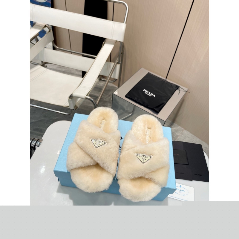 Pra*a slippers